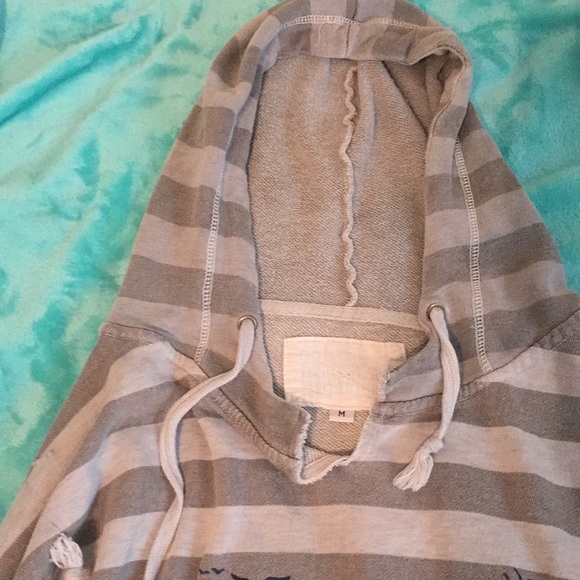 Skater Sweatshirt - Picture 3 of 4